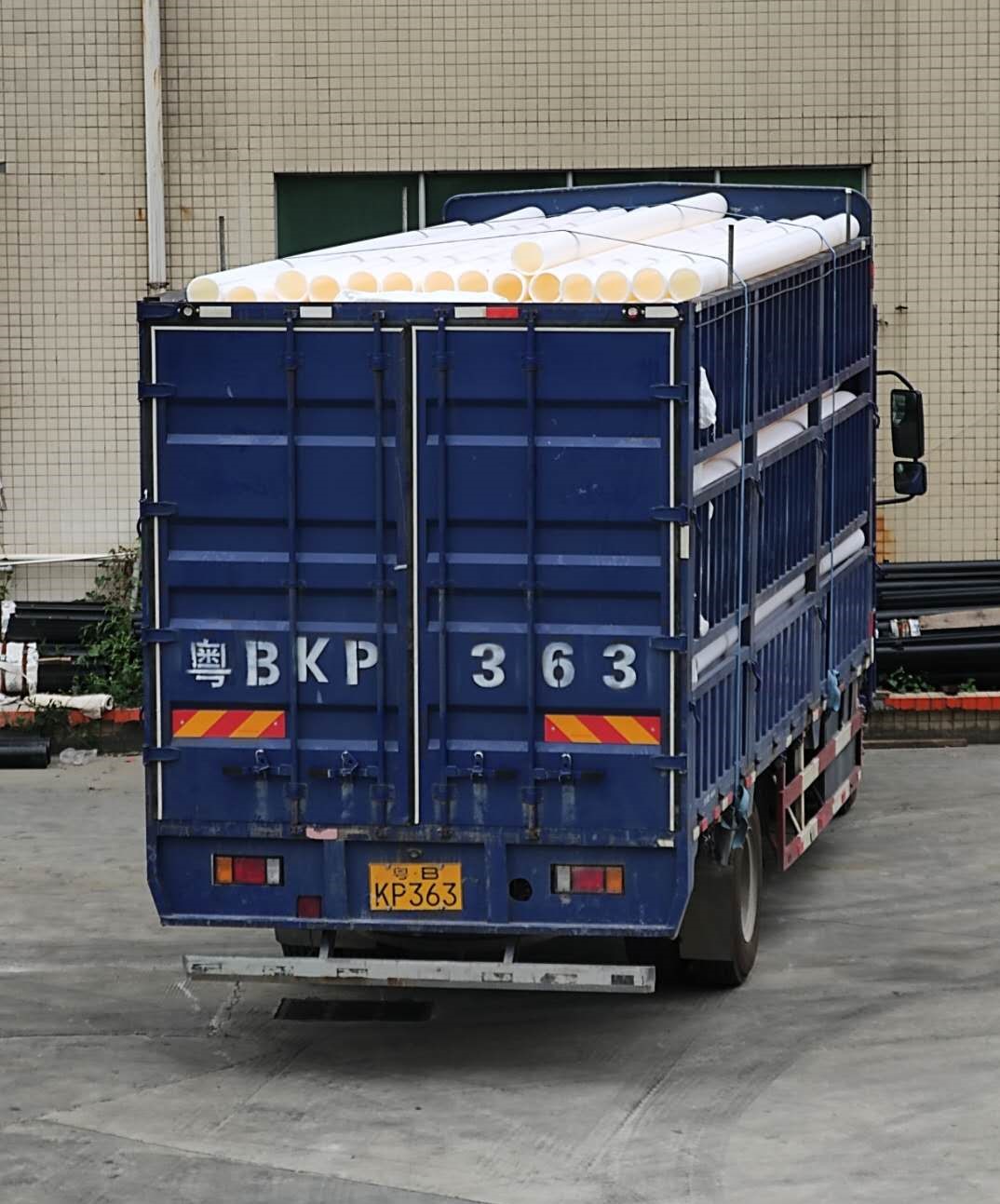 放假回來該收心了，深捷通第一車PVC電力管發送中